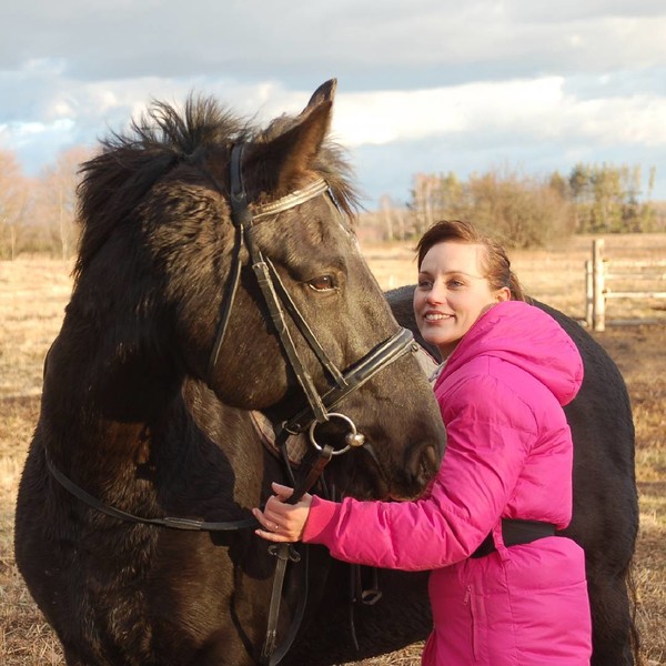 Красавица и... красавица! 

#лошадь #horse #animal #животные #портрет #анфас #профиль #девушка #вороная #в_загаре #кобыла #Ванда #конные #прогулки #на_лошадях #туризм #отдых #в_седле #сельский #экологический #Russia #Рязанская #область #Спасский #район #село #Орехово #КТК #Верхом_по_Мещёре @ Конно-туристический комплекс "Верхом по Мещёре"