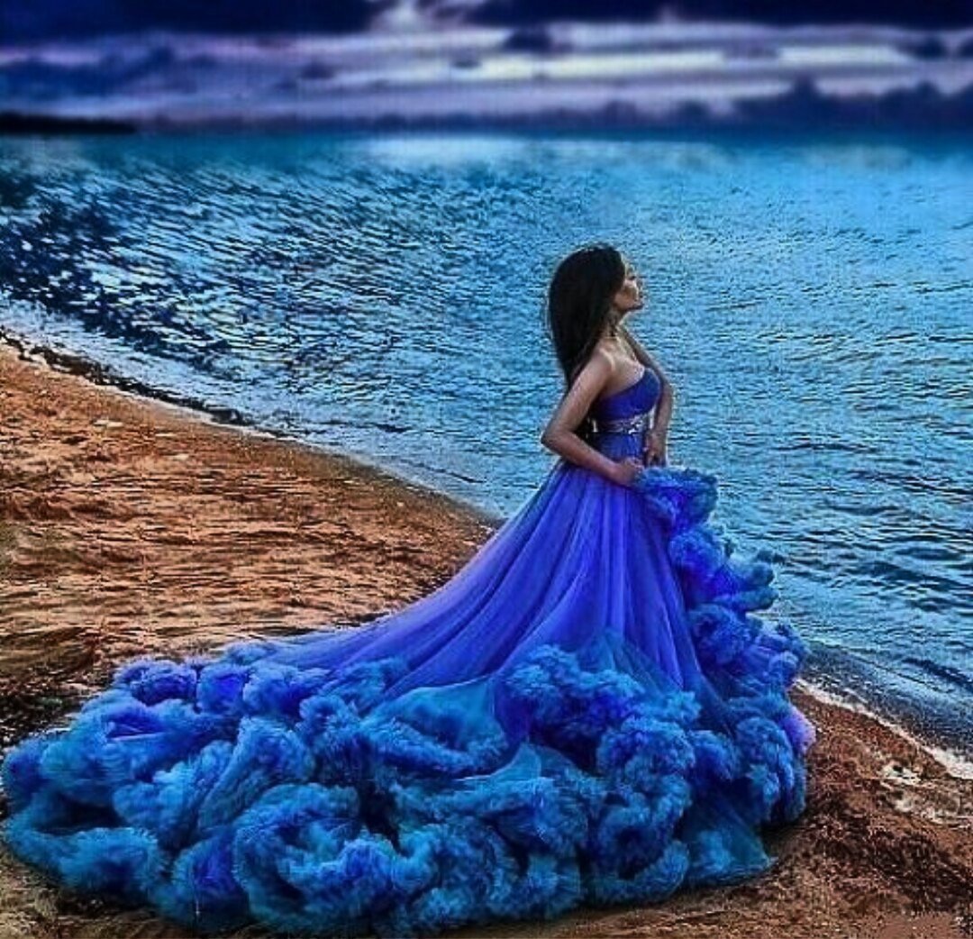 Голубое платье для девушки