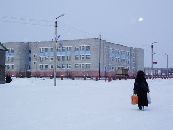 Какая школа первая. Пангоды школа 1. Пангоды Ямало-Ненецкий школы. Пангоды первая школа. 1 Школа поселок Пангоды.