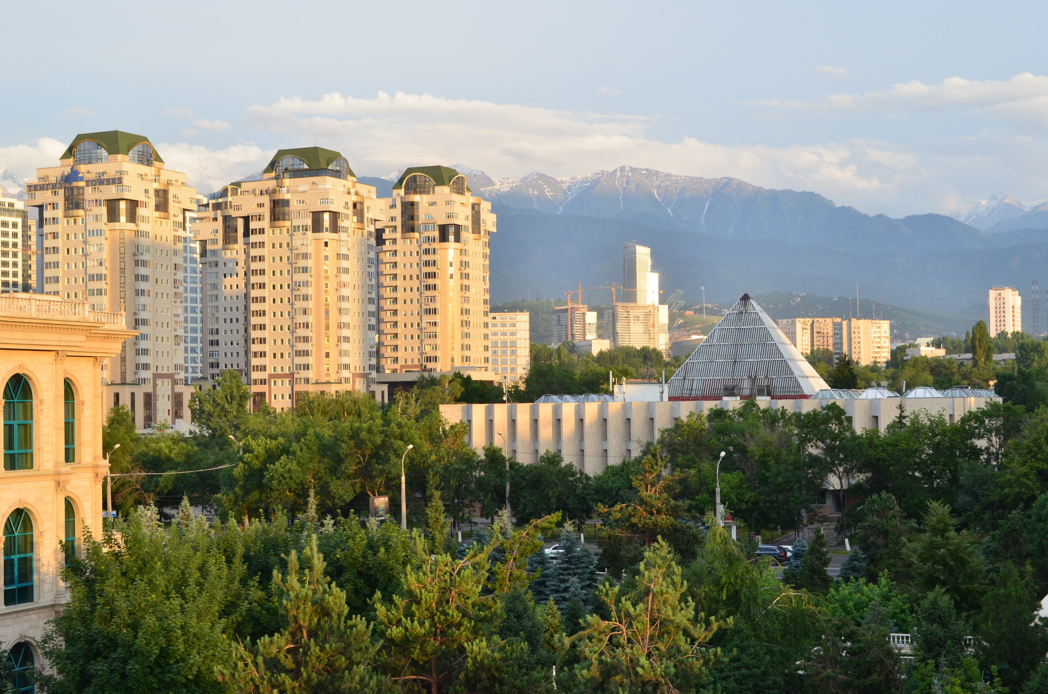 Алмаата город фото