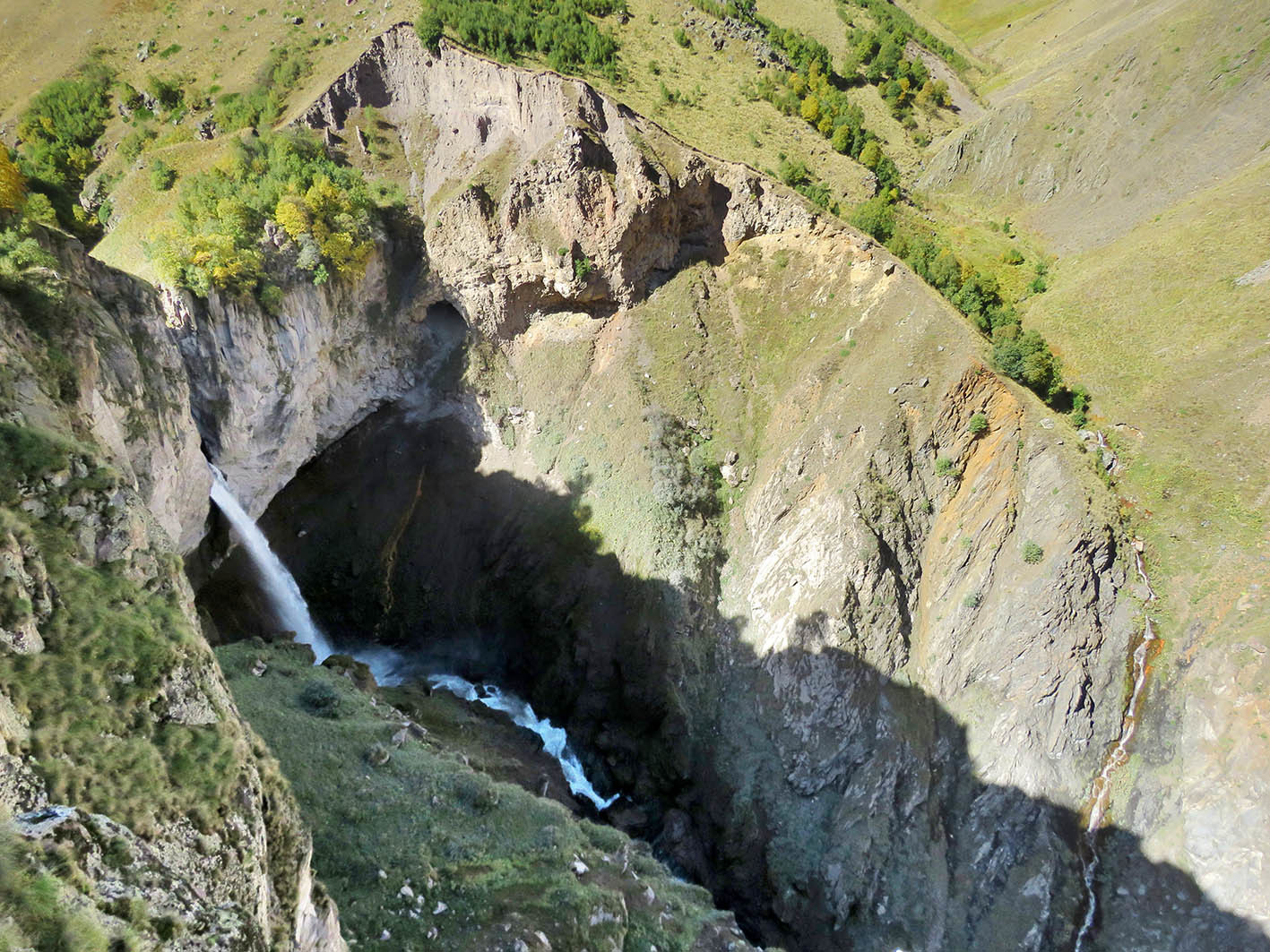 Джилы Су Бермамыт водопад